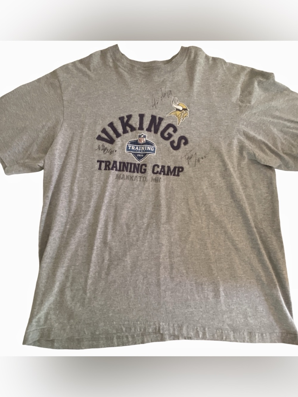 Minnesota Vikings Autographed Training Camp Tshirt 2010 Mankato Sz 2XL Reebok